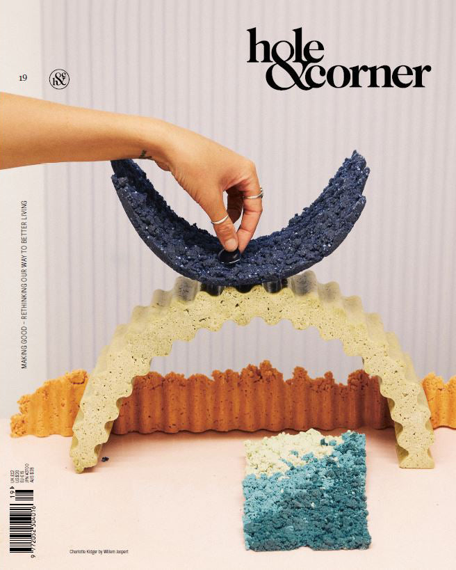 de Le Cuona Press - HOLE-AND-CORNER-COVER